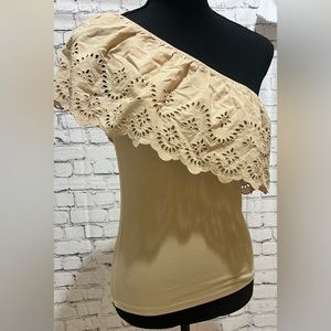 NWT One-shouldered stunning tan top- Sweet scallop sleeveless rib-knit top. (A6)